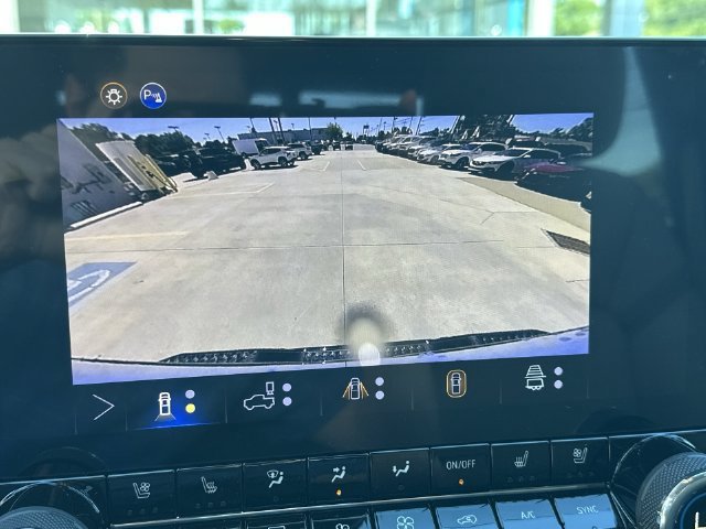New 2026 Chevrolet Colorado ZR2 w/ Technology Package AWD/4WD image 25