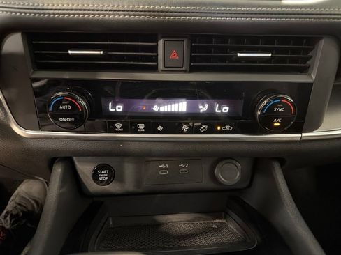 Used 2024 Nissan Rogue SV FWD image 18