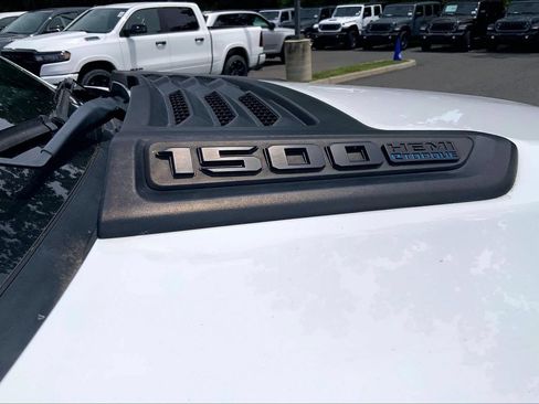Used 2024 RAM 1500 Laramie AWD/4WD image 25