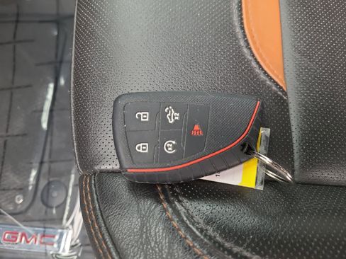 Used 2024 GMC Sierra 2500 AT4 w/ AT4 Preferred Package image 28