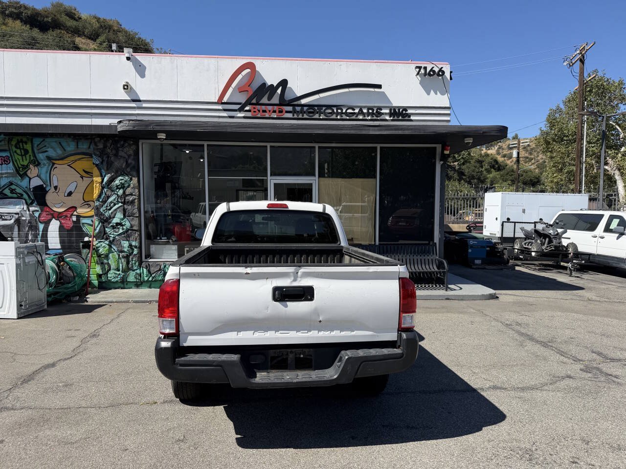 Used 2017 Toyota Tacoma SR RWD image 4