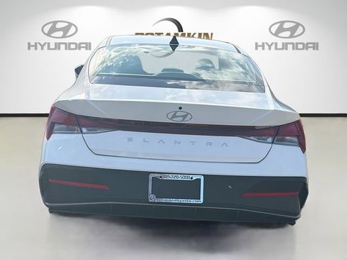New 2026 Hyundai Elantra SE w/ Cargo Package FWD image 6