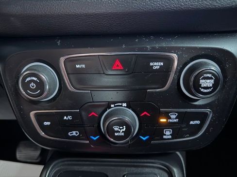 Used 2019 Jeep Compass Trailhawk AWD/4WD image 38
