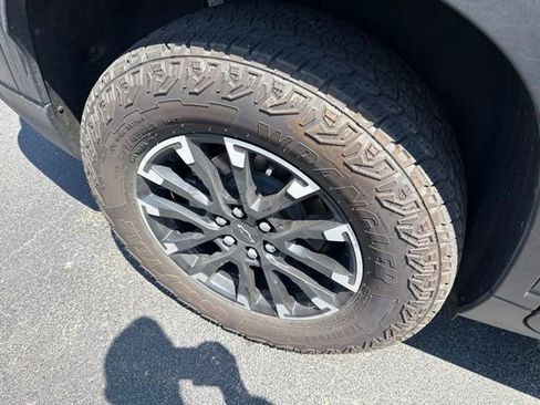 Used 2024 Chevrolet Traverse Z71 w/ LPO, Floor Liner Package AWD/4WD image 10
