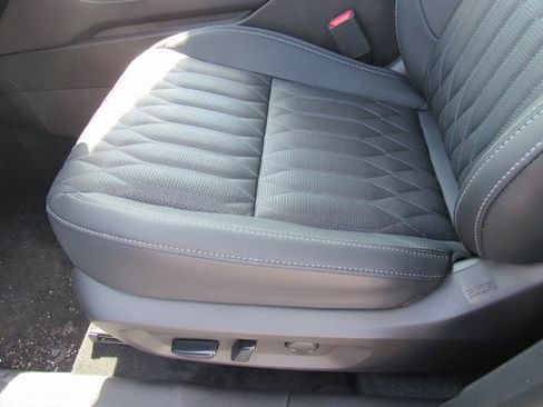 New 2025 Mitsubishi Outlander SEL image 14