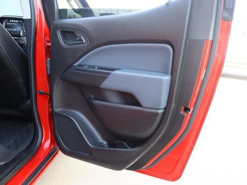 Used 2017 Chevrolet Colorado Z71 AWD/4WD image 31