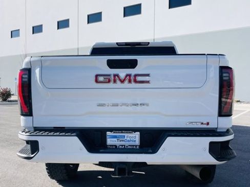 Used 2024 GMC Sierra 2500 AT4 w/ AT4 Premium Plus Package image 4