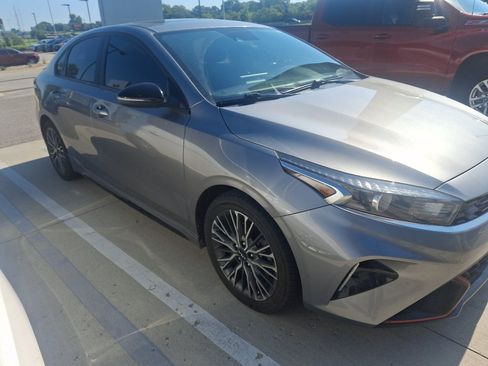 Used 2022 Kia Forte GT-Line w/ GT-Line Premium Package FWD image 3