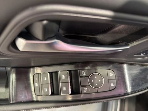 Used 2023 Nissan Rogue SL w/ SL Premium Package image 17