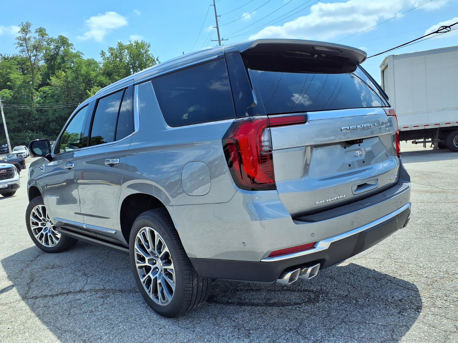 New 2026 GMC Yukon Denali w/ Denali Reserve Package AWD/4WD image 24