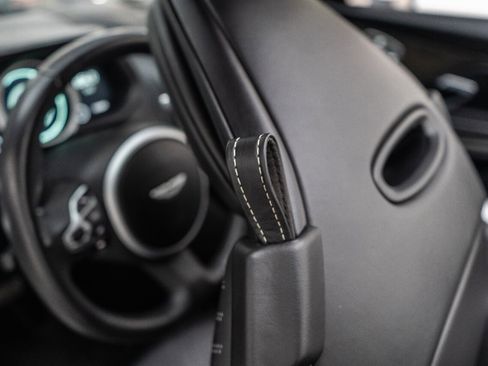Used 2019 Aston Martin DB11 Volante image 29