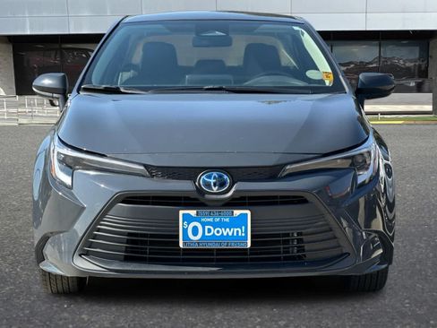 Used 2025 Toyota Corolla LE FWD image 11