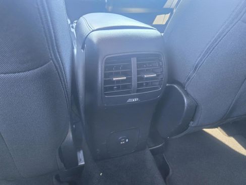 Used 2022 Ford Escape SE w/ SE Sport Appearance Package image 15