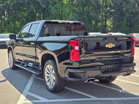 Used 2021 Chevrolet Silverado 1500 High Country w/ Technology Package AWD/4WD image 3