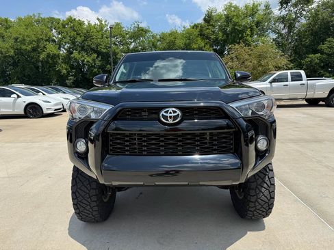 Used 2019 Toyota 4Runner SR5 Premium AWD/4WD image 2