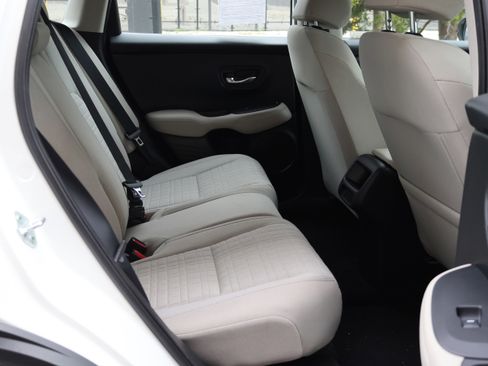 Used 2023 Honda HR-V LX image 16