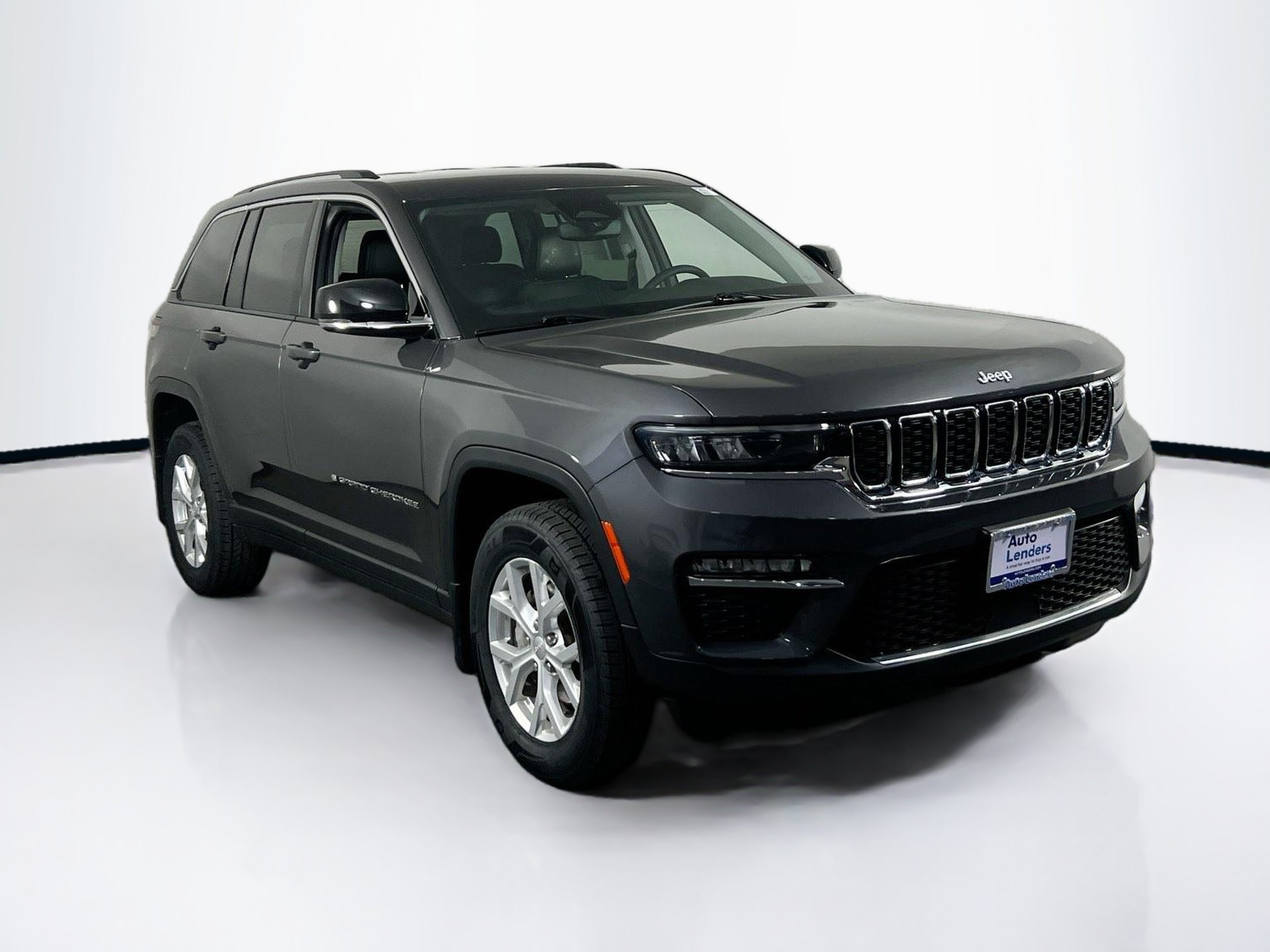 Used 2023 Jeep Grand Cherokee Limited w/ MOPAR Finishing Package AWD/4WD image 3