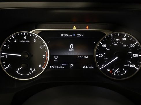 Used 2024 Nissan Pathfinder S image 39