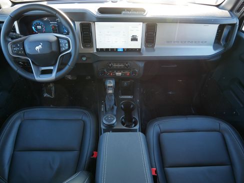 Used 2025 Ford Bronco Outer Banks image 10