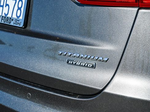 Used 2020 Ford Fusion Energi Titanium image 9