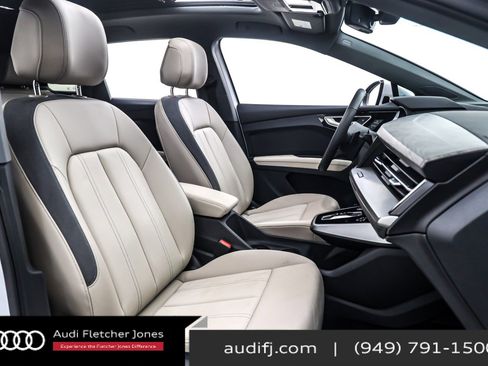 Used 2024 Audi Q4 e-tron Premium w/ Convenience Package image 8
