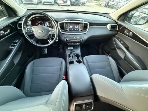 Used 2019 Kia Sorento AWD w/ LX Convenience Package image 38
