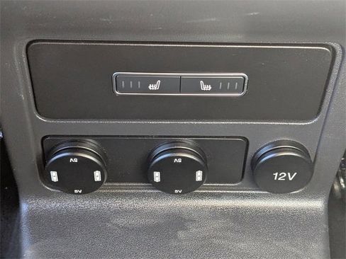 Used 2017 Jaguar F-PACE Prestige image 15