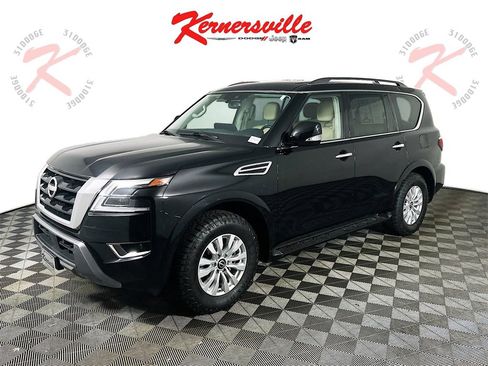 Used 2023 Nissan Armada SV image 3