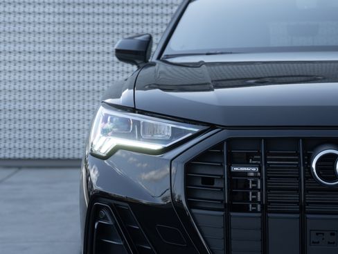 New 2025 Audi Q3 2.0T Premium image 34