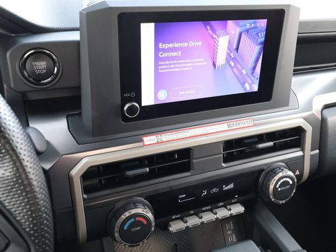 Used 2025 Toyota Tacoma SR5 AWD/4WD image 19
