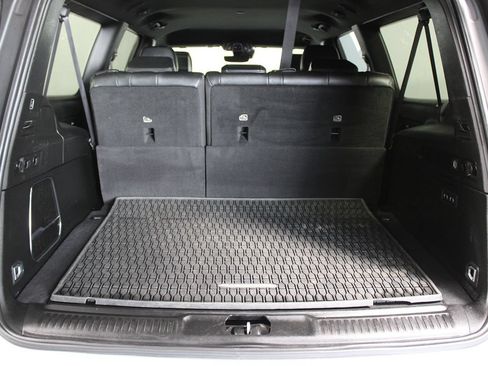 Used 2024 Jeep Wagoneer L Series II w/ Flexible Seating Group RWD image 35
