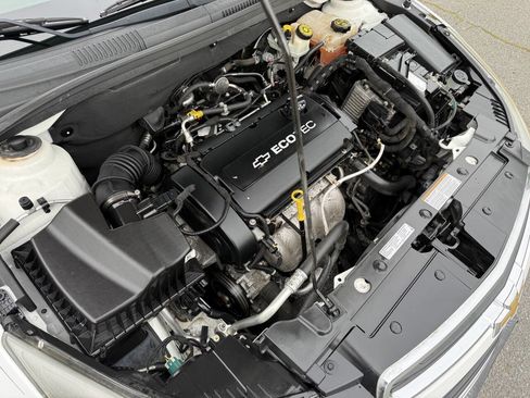 Used 2015 Chevrolet Cruze LS FWD image 24