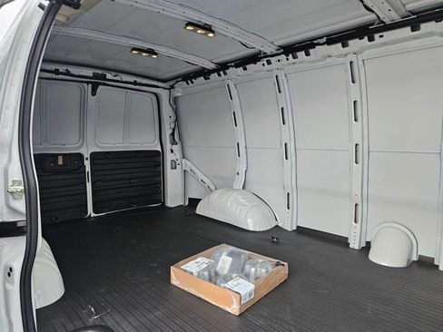 New 2025 Chevrolet Express 3500 w/ Driver Convenience Package image 13
