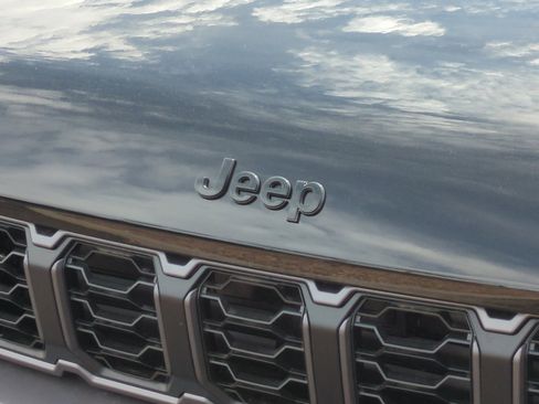 New 2026 Jeep Grand Cherokee Altitude image 23