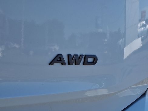 Certified 2025 Nissan Rogue SV image 30