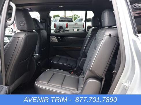 New 2026 Buick Enclave Avenir w/ Super Cruise Package AWD/4WD image 13