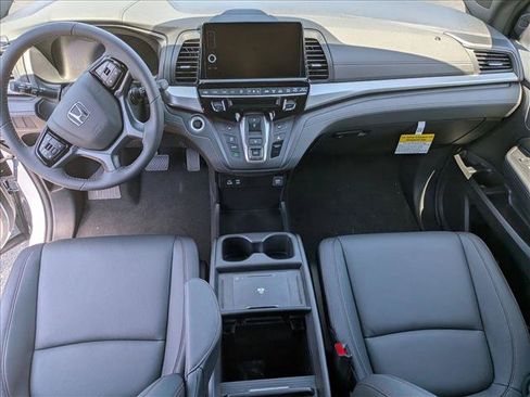 New 2026 Honda Odyssey Touring image 13