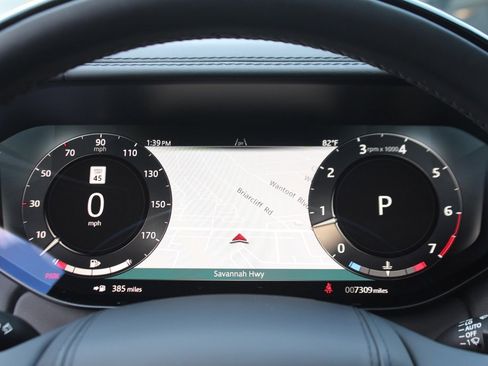 Used 2025 Land Rover Range Rover SE image 17