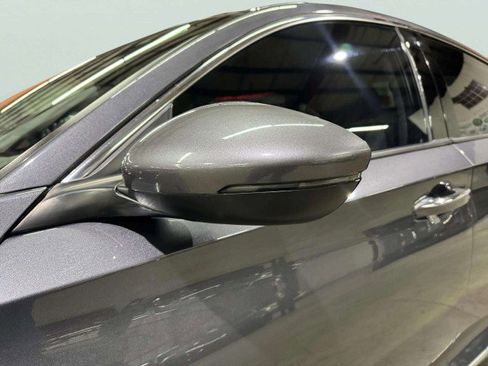 Used 2018 Honda Accord Touring image 12