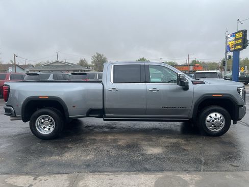 Used 2026 GMC Sierra 3500 Denali Ultimate w/ LPO, Black Badging Package AWD/4WD image 5