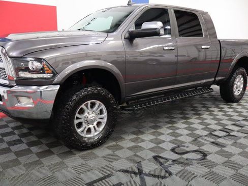Used 2014 RAM 2500 Laramie w/ Convenience Group AWD/4WD image 3