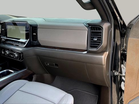 Used 2023 GMC Sierra 1500 SLT RWD image 18
