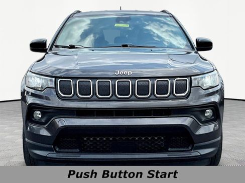 Used 2022 Jeep Compass Latitude FWD image 2