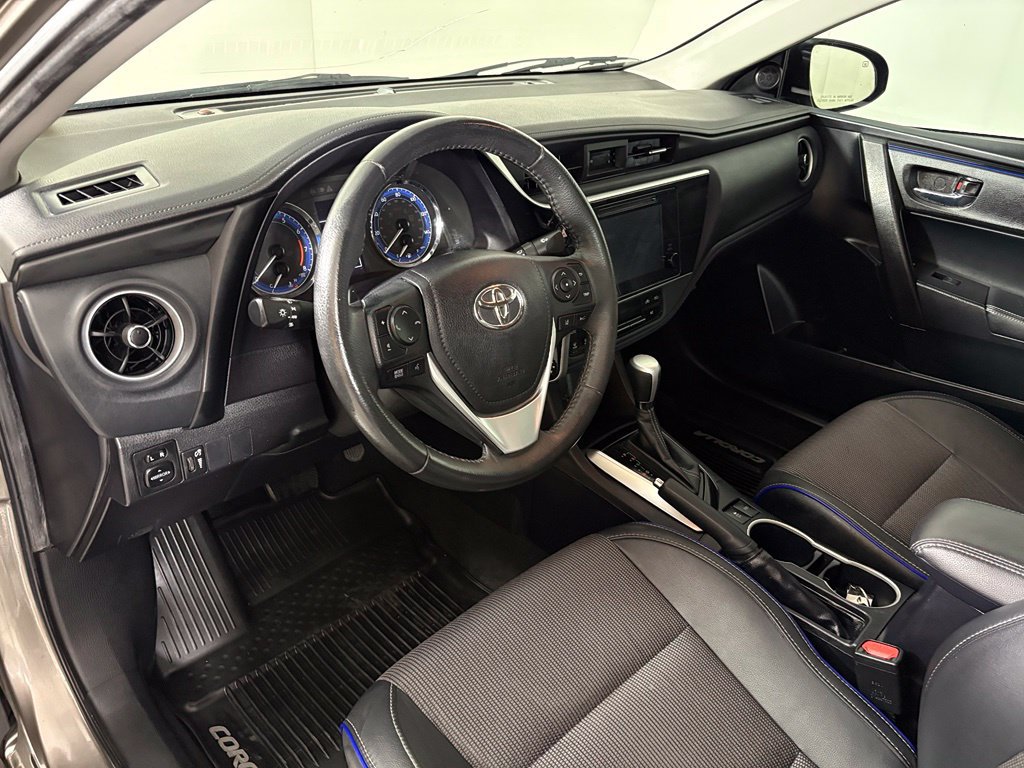 Used 2018 Toyota Corolla SE w/ SE Premium Package FWD image 14