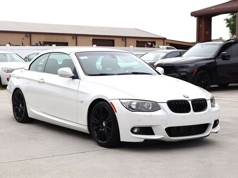 Used 2011 BMW 335i Convertible RWD image 17