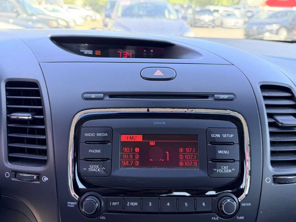 Used 2017 Kia Forte LX FWD image 15