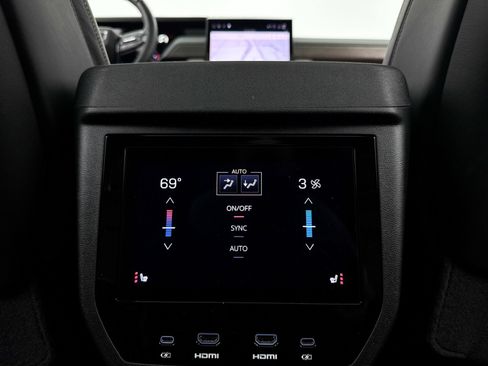 Used 2025 GMC Yukon Denali Ultimate AWD/4WD image 48