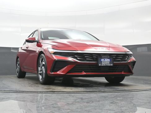 Certified 2025 Hyundai Elantra SEL w/ Cargo Package image 31