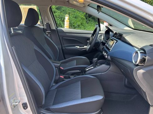 Used 2025 Nissan Versa SV FWD image 29