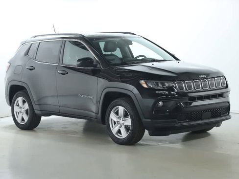 Used 2022 Jeep Compass Latitude w/ Sun and Sound Group image 9